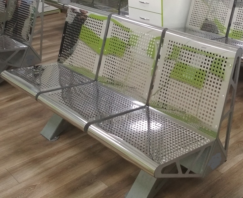 Лавка трисекційна з нержавіючими сидіннями для очікування 1535х635х840 СВІТЛИЦЯ АРТ